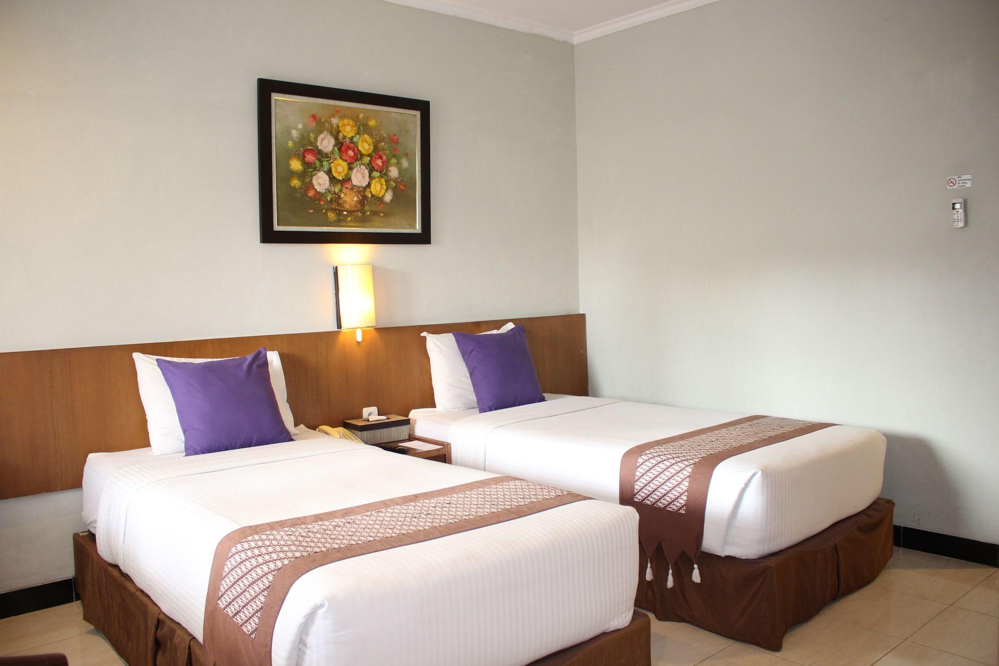 Cakra Kembang Hotel Kejayan Exteriér fotografie