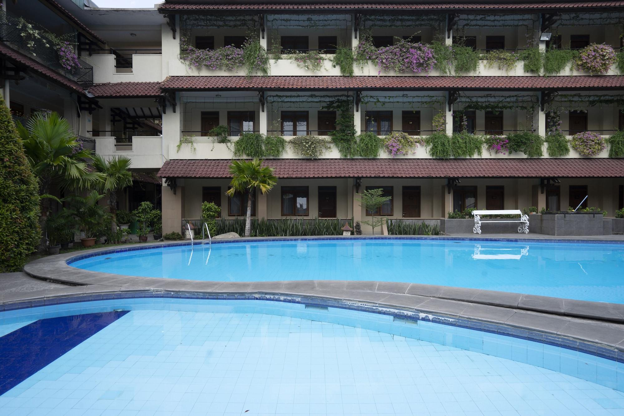Cakra Kembang Hotel Kejayan Exteriér fotografie