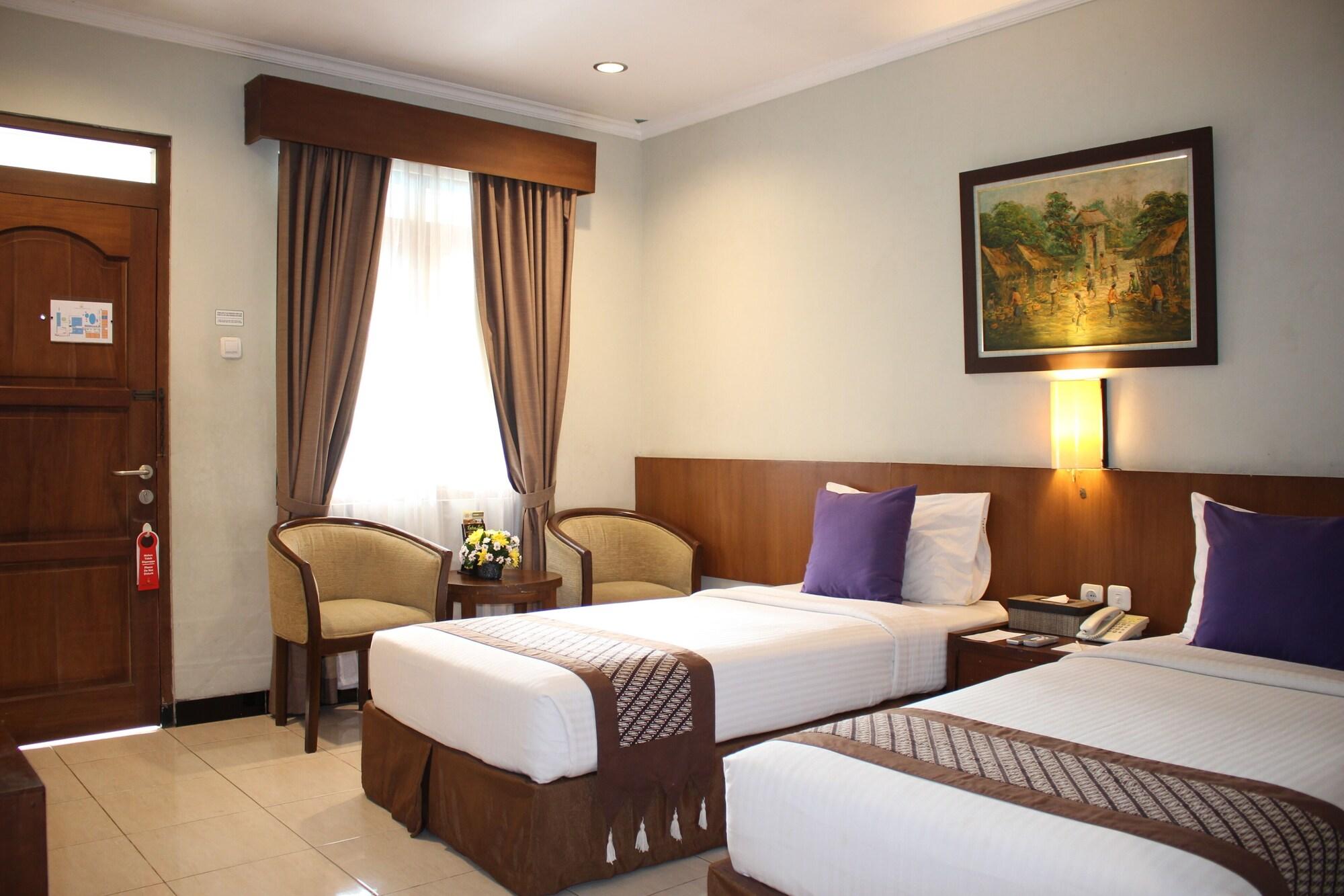 Cakra Kembang Hotel Kejayan Exteriér fotografie