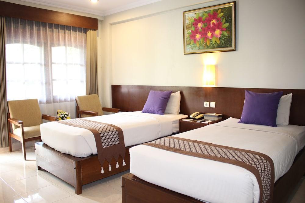 Cakra Kembang Hotel Kejayan Exteriér fotografie