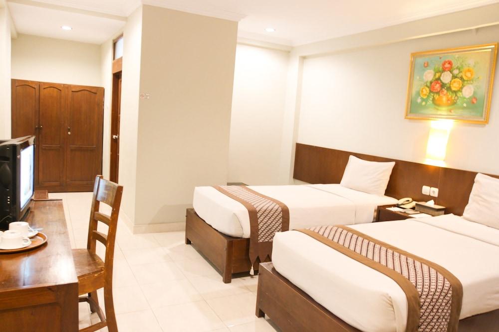 Cakra Kembang Hotel Kejayan Exteriér fotografie