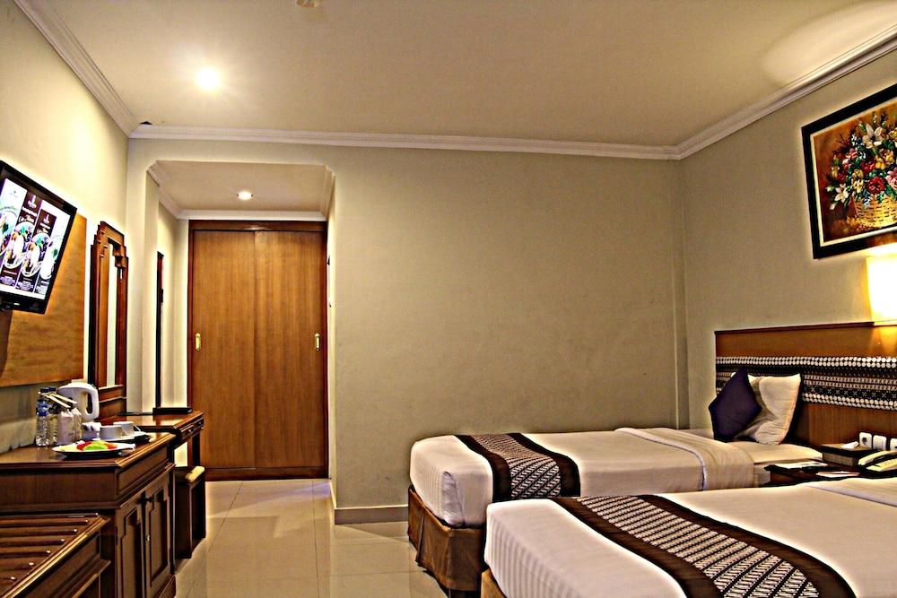 Cakra Kembang Hotel Kejayan Exteriér fotografie