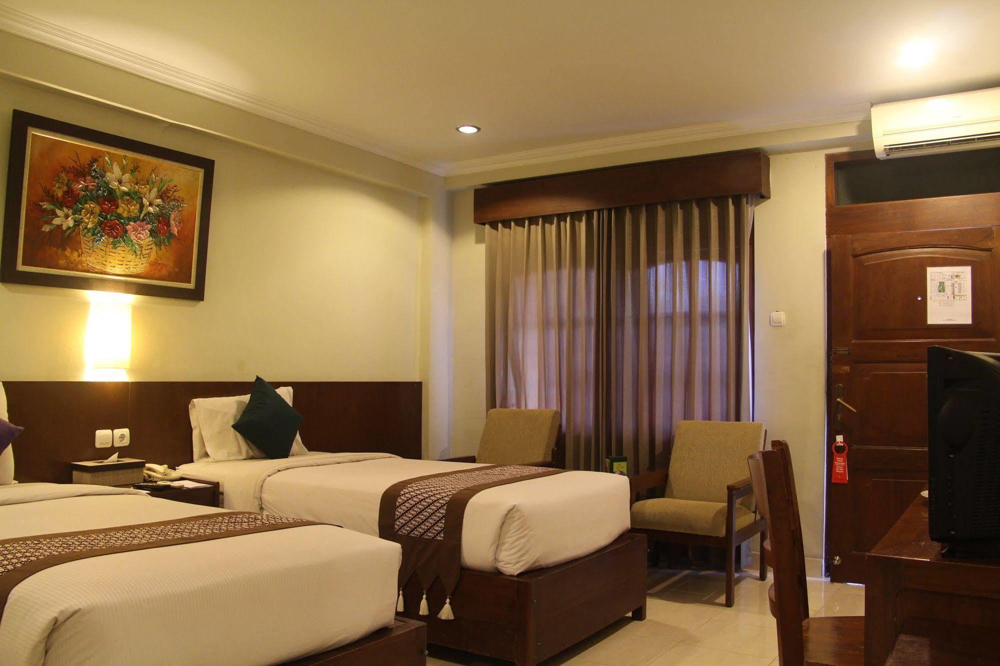 Cakra Kembang Hotel Kejayan Exteriér fotografie
