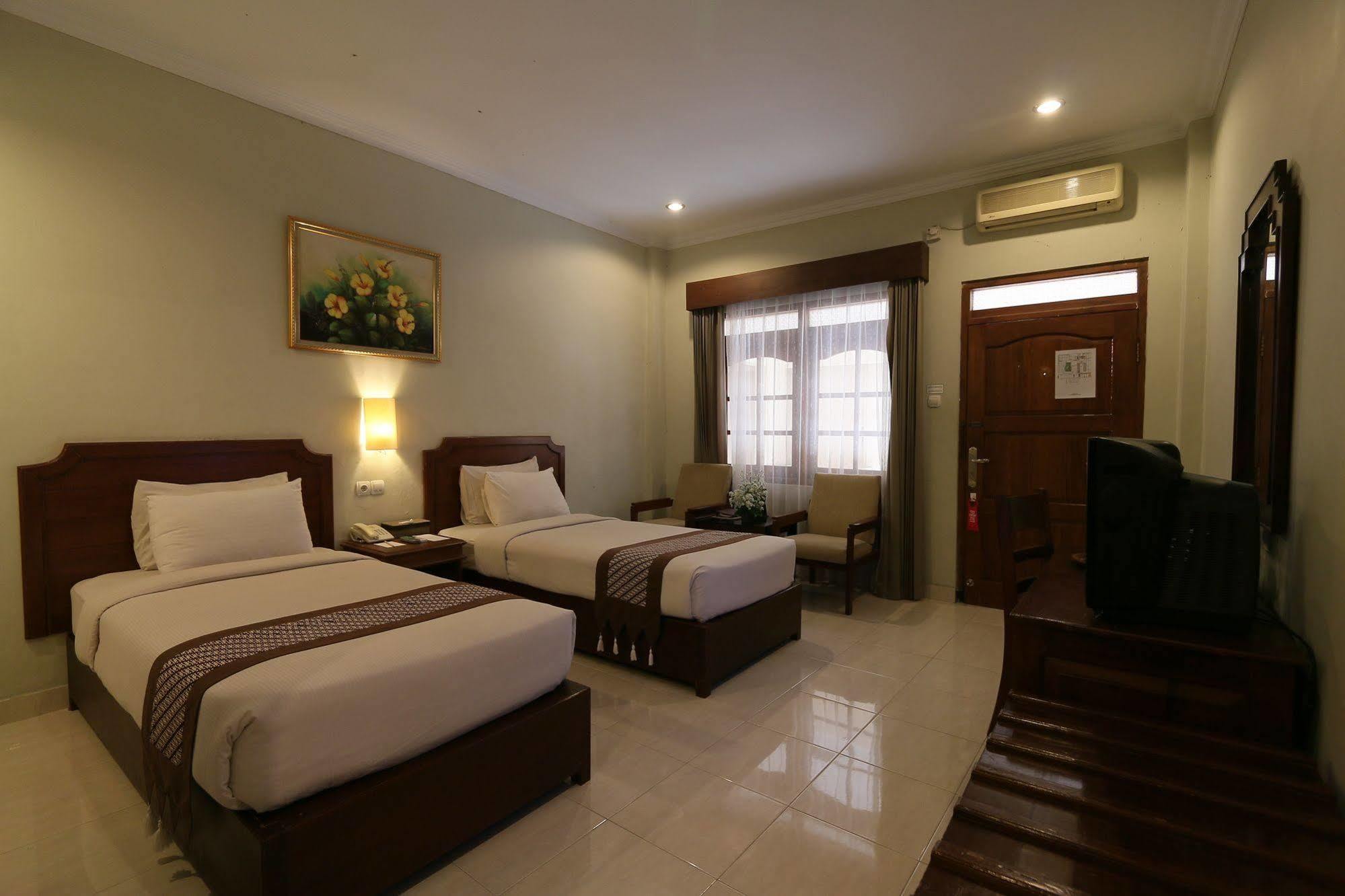 Cakra Kembang Hotel Kejayan Exteriér fotografie
